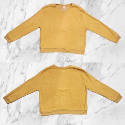 No Boundaries Golden Fleece Like Sweater Sz XL - Image 2